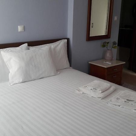Mesolóngion Family Apartments מראה חיצוני תמונה