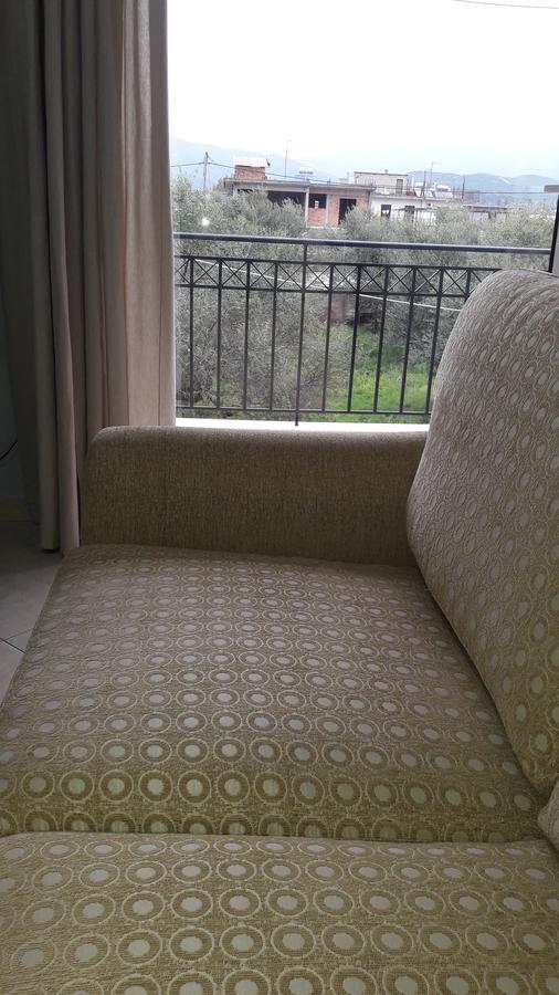 Mesolóngion Family Apartments מראה חיצוני תמונה