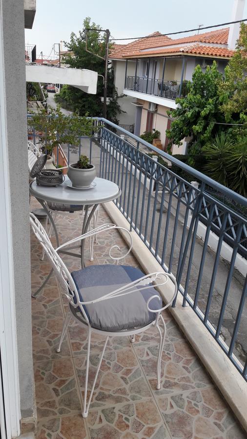 Mesolóngion Family Apartments מראה חיצוני תמונה