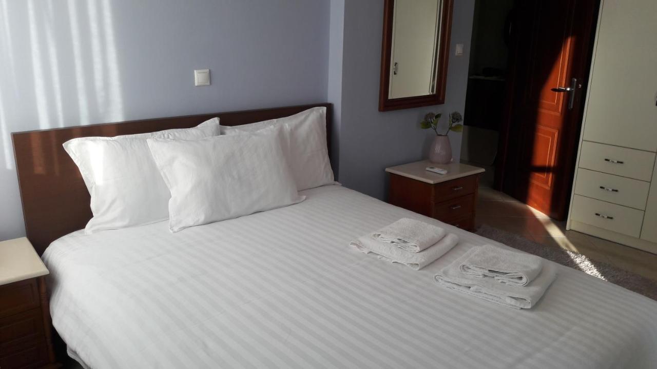 Mesolóngion Family Apartments מראה חיצוני תמונה