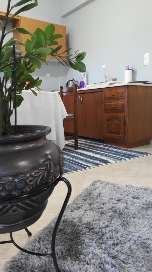 Mesolóngion Family Apartments מראה חיצוני תמונה