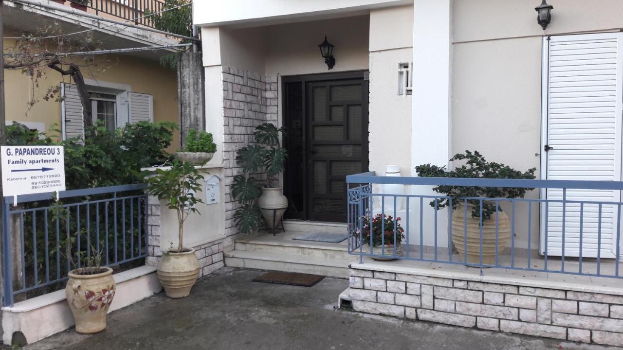 Mesolóngion Family Apartments מראה חיצוני תמונה