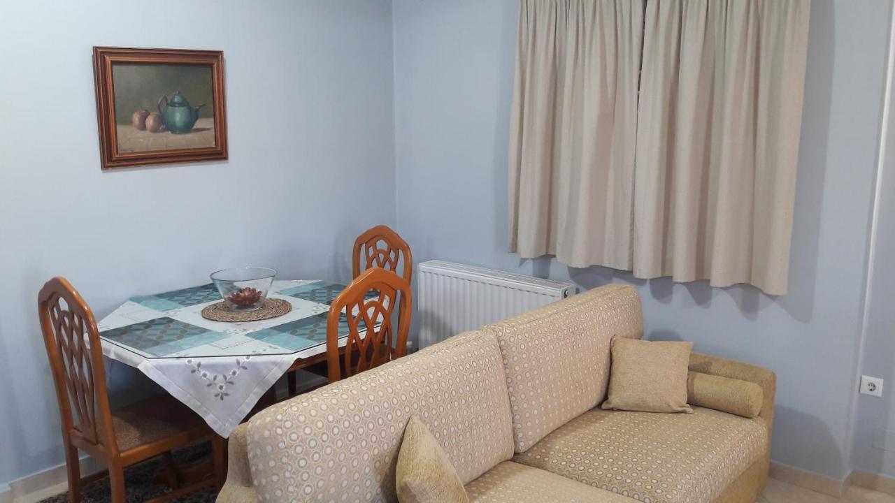 Mesolóngion Family Apartments מראה חיצוני תמונה