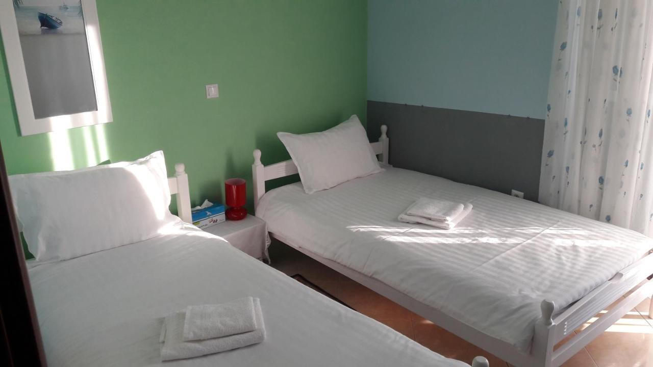 Mesolóngion Family Apartments מראה חיצוני תמונה